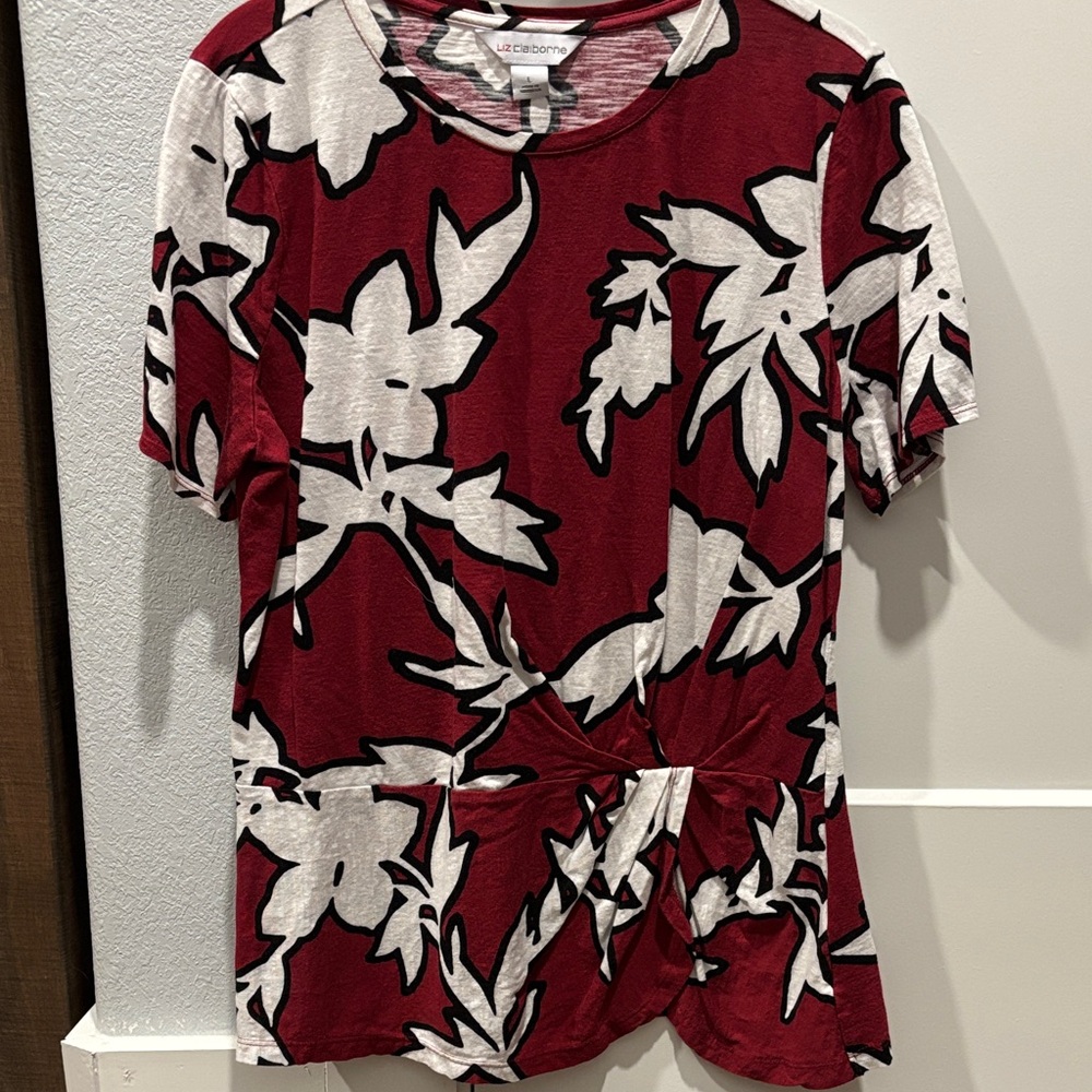 Liz Claiborne Red and White Leaf Print Short Sleeve Top